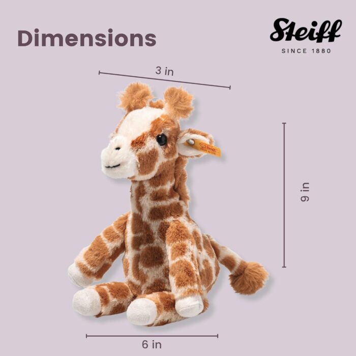 Steiff Gina Giraffe Hellbraun gefleckt 23 cm, Soft Cuddly Friends, aufrecht sitzend durch Granulatsäckchen, Kuscheltier Giraffe, Zootier Plüschtier, Flauschiges Safari-Tier