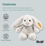 Steiff Hoppie Hase 18 cm hellgrau, Plüschtier Hase mit Schlappohren, Soft Cuddly Friends, flauschiges Stofftier zum Kuscheln und Spielen, Kuscheltier für Mädchen und Jungen, waschmaschinenfest