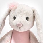 Steiff Hoppie Balletthase 30cm bunt, Plüschtier mit Schlappohren, Flauschiges Stofftier im Ballett-Outfit zum Kuscheln und Spielen, Kuscheltier für Mädchen und Jungen, waschmaschinenfest